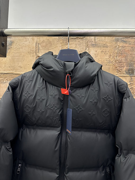 ルイヴィトンスーパーコピー 新しいエンボスのダウンジャケット