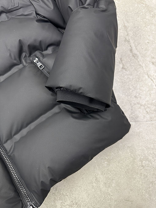 ルイヴィトンスーパーコピー 新しいエンボスのダウンジャケット