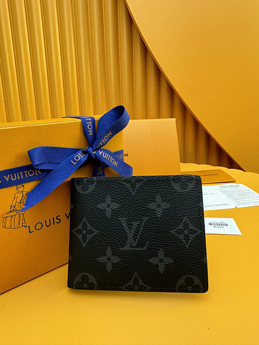 ルイヴィトンコピー フローラルコーティングキャンバスウォレット M64002