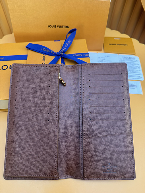 ルイヴィトンコピー Monogram Brazza キャンバスロングウォレット M66540