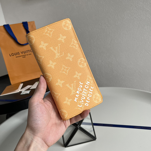 ルイヴィトン Monogram Heritage Ms Brazza イエローのシルクスクリーンキャンバスロングスーツウォレット M12656