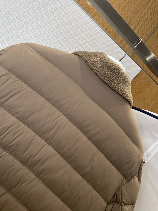 モンクレール パッチワークラムウールカラーダウンジャケット