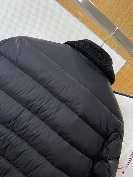 モンクレール パッチワークラムウールカラーダウンジャケット