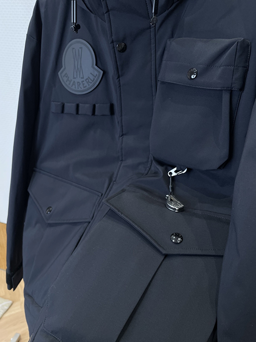 モンクレールスーパーコピー マルチポケットフード付き機能性ジャケット