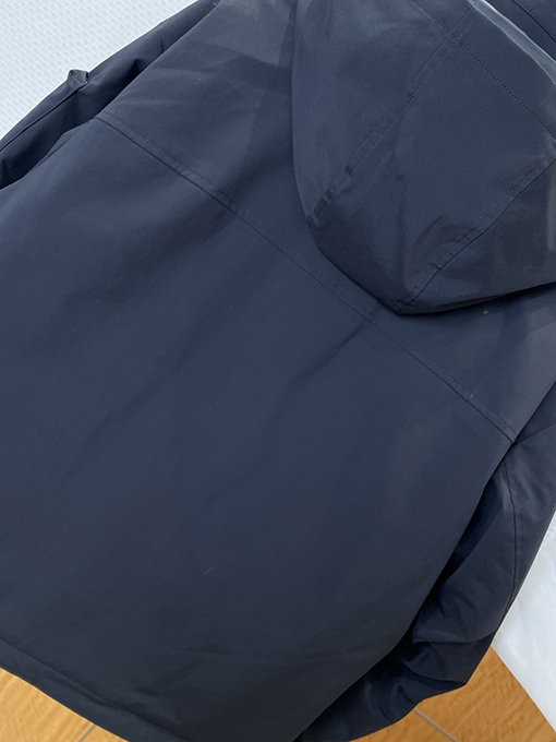 モンクレールスーパーコピー マルチポケットフード付き機能性ジャケット