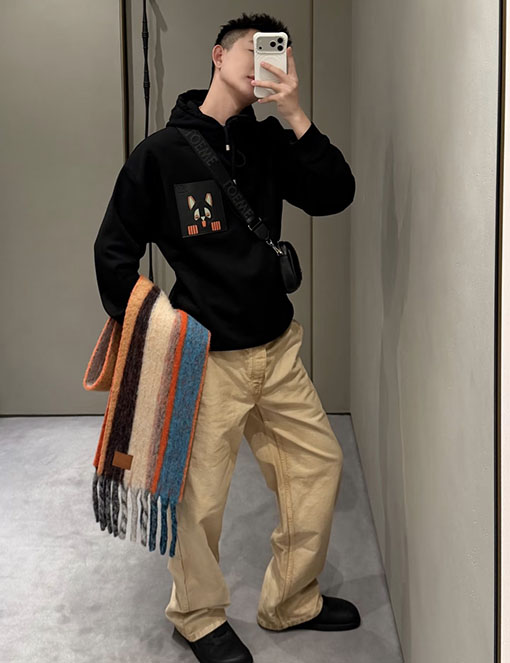 ロエベ コラボレーションレザーパッチポケットパーカー