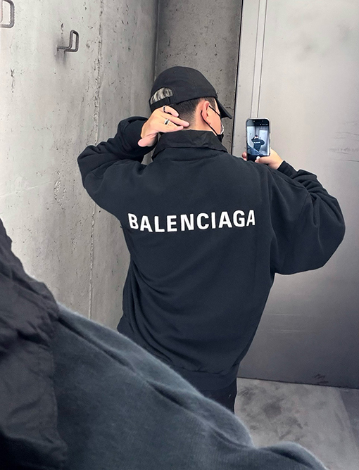 バレンシアガ balenciaga シャツカラーのパッチワークフェイクツーピーススウェットシャツ