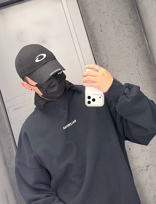 バレンシアガ balenciaga シャツカラーのパッチワークフェイクツーピーススウェットシャツ