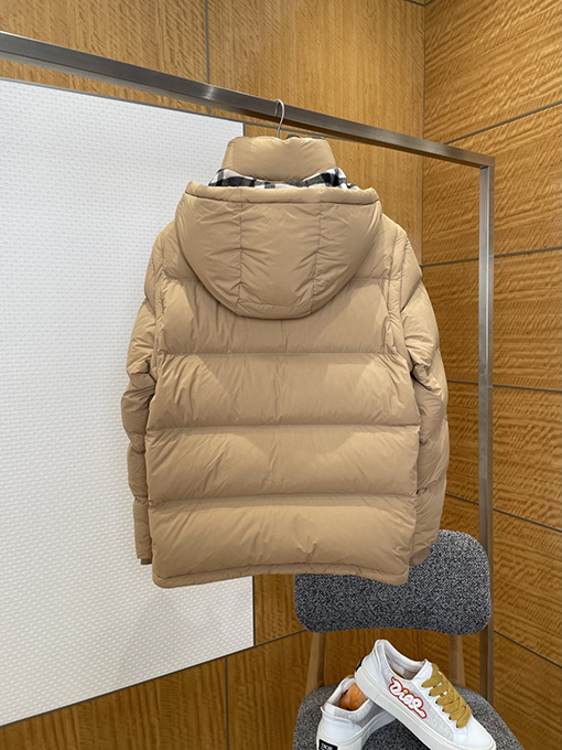 バーバリー 取り外し可能な袖付きフード付きダウンジャケット