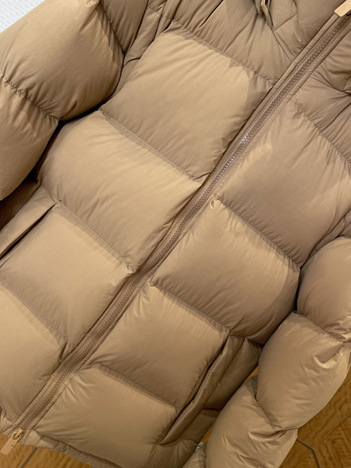 バーバリー 取り外し可能な袖付きフード付きダウンジャケット