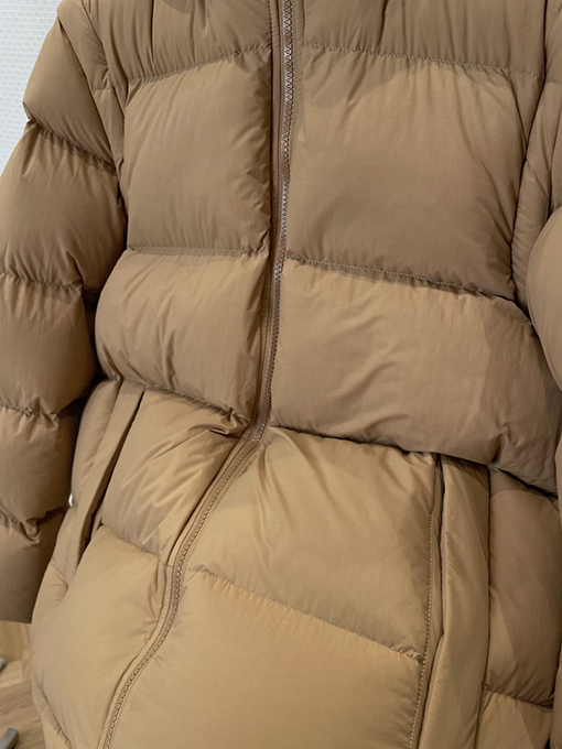 バーバリー 取り外し可能な袖付きフード付きダウンジャケット