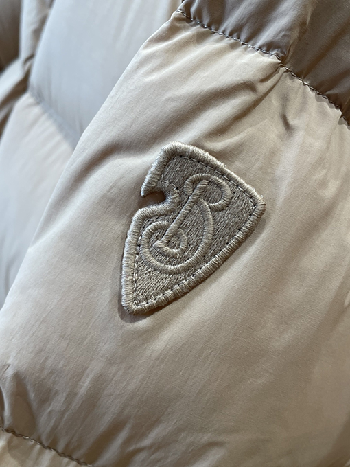 バーバリー 取り外し可能な袖付きフード付きダウンジャケット