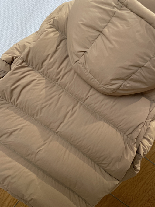 バーバリー 取り外し可能な袖付きフード付きダウンジャケット