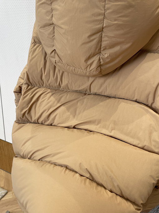 バーバリー 取り外し可能な袖付きフード付きダウンジャケット