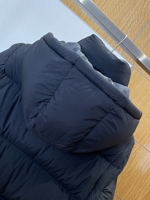 バーバリー 取り外し可能な袖付きフード付きダウンジャケット