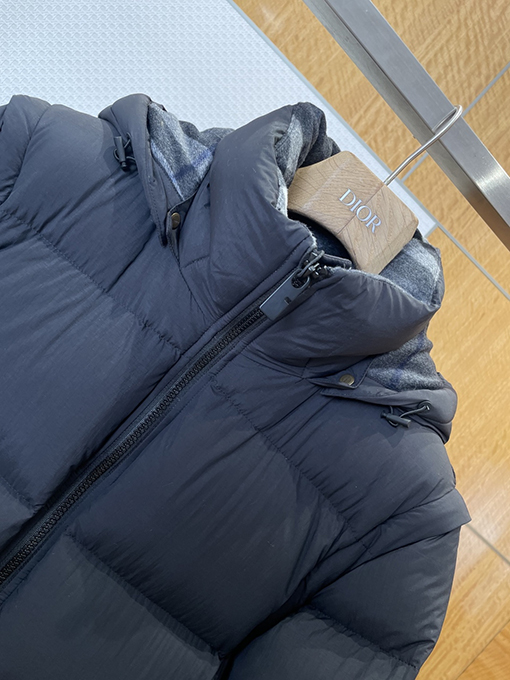 バーバリー 取り外し可能な袖付きフード付きダウンジャケット