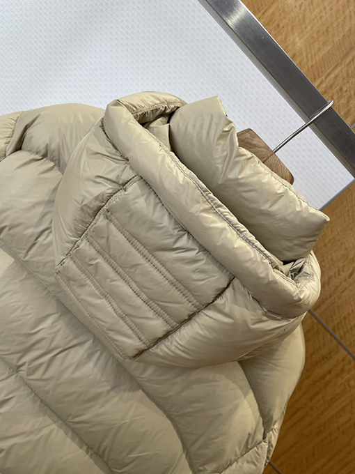 ディオール レタープリントスタンドカラーフード付きキルティングダウンジャケット