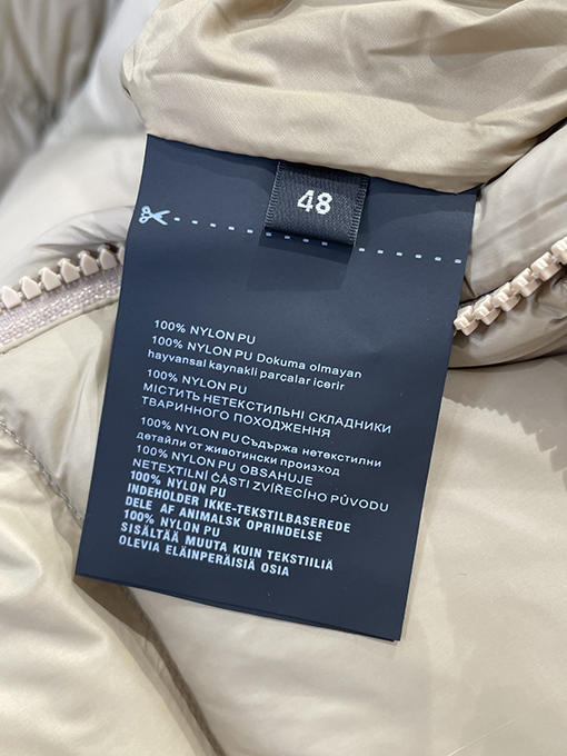 ディオール レタープリントスタンドカラーフード付きキルティングダウンジャケット