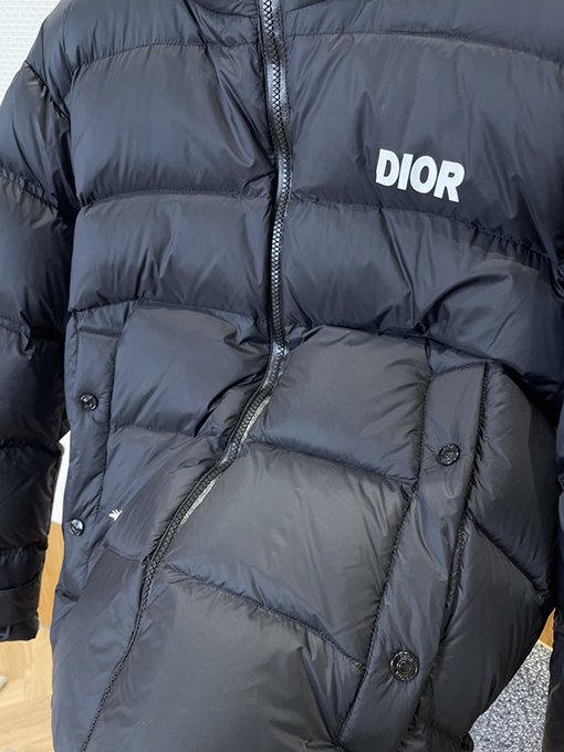 ディオール レタープリントスタンドカラーフード付きキルティングダウンジャケット