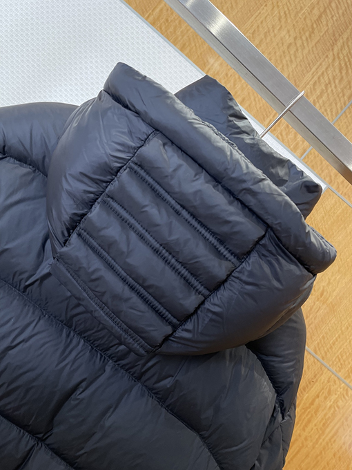 ディオール レタープリントスタンドカラーフード付きキルティングダウンジャケット