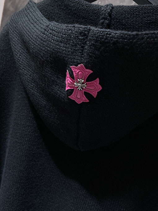 クロムハーツ ピンクの刺繍りジップアップフード付きセーター