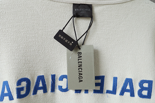 バレンシアガ Balenc1aga 英語の刺繍とダメージのジッパーがダメージのフード付きスウェットシャツ