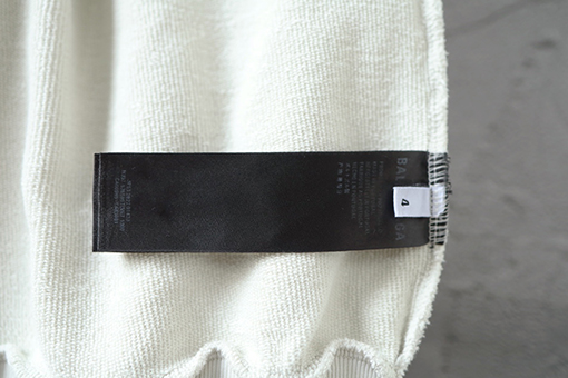 バレンシアガ Balenc1aga 英語の刺繍とダメージのジッパーがダメージのフード付きスウェットシャツ