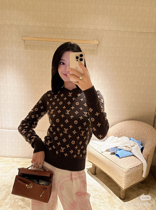 ルイヴィトン 新しい3Dエンボスモノグラムロゴ刺繍カシミアセーター