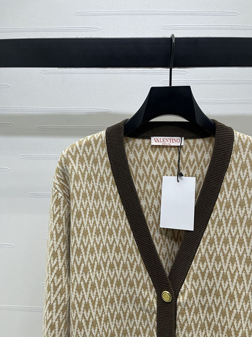 ルイヴィトンコピー Vネックジャカードニットカーディガン
