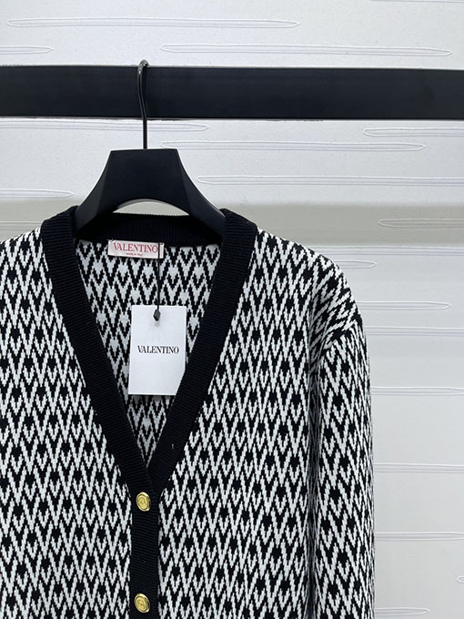 ルイヴィトンコピー Vネックジャカードニットカーディガン