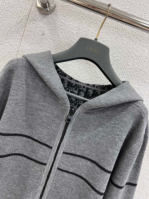 ディオールコピー 新しいモノグラムロゴのジップアップフード付きカシミアコート