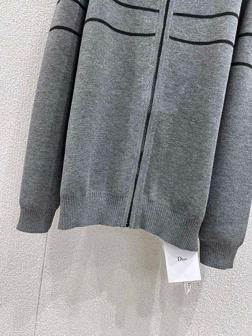 ディオールコピー 新しいモノグラムロゴのジップアップフード付きカシミアコート