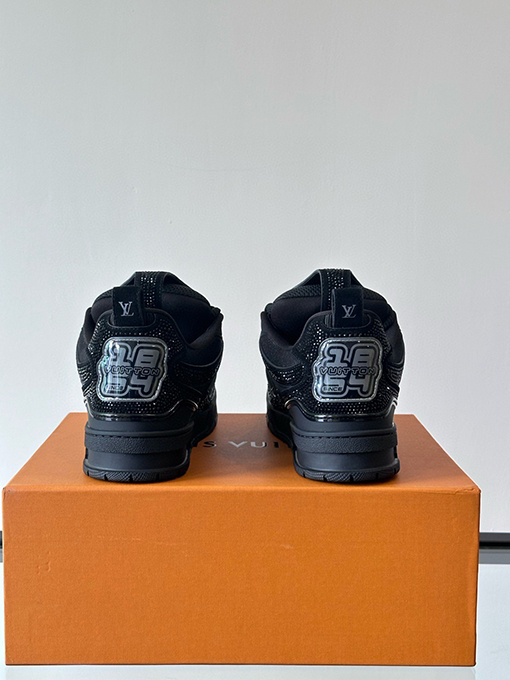 ルイヴィトン クラシックでスタイリッシュなスニーカー