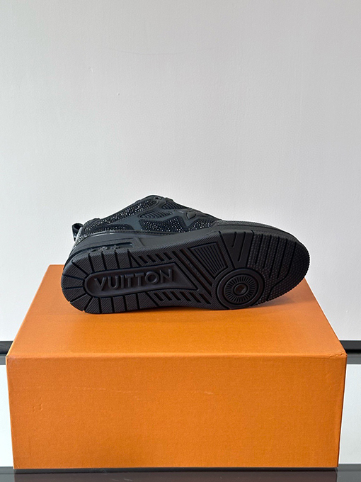 ルイヴィトン クラシックでスタイリッシュなスニーカー