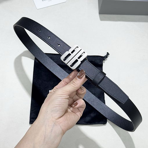 バレンシアガスーパーコピー レトロバックルベルト