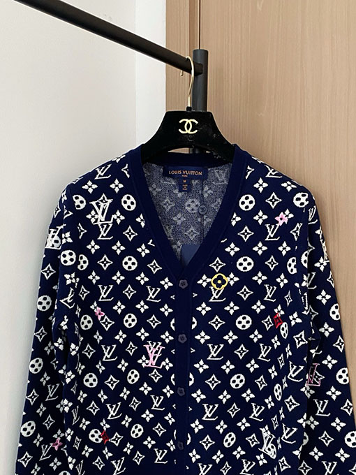 ルイヴィトンコピー 新作モノグラムプリントニットVネックカーディガン
