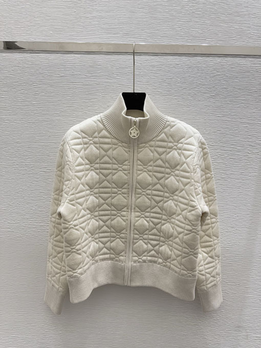 ディオール 新作の蝶刺繍ニットカーディガン