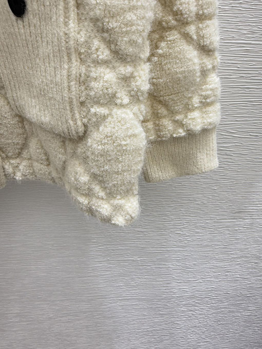 ディオールスーパーコピー バックカラーバタフライ刺繍ニットカーディガン