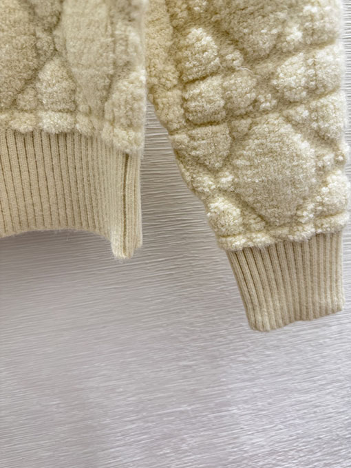 ディオール 金糸の蝶と花の刺繍がされたカシミアニットカーディガン