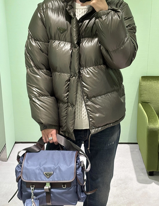 プラダ 取り外し可能な袖付きダウンジャケット