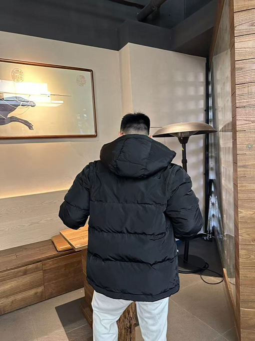 バーバリー 新モデル取り外し可能な袖付きダウンジャケット