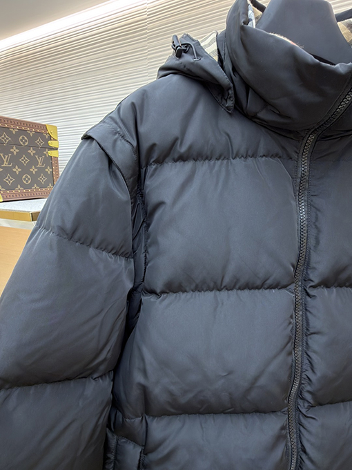 バーバリー 新モデル取り外し可能な袖付きダウンジャケット