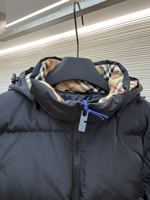 バーバリー 新モデル取り外し可能な袖付きダウンジャケット