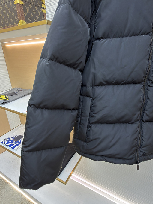 バーバリー 新モデル取り外し可能な袖付きダウンジャケット