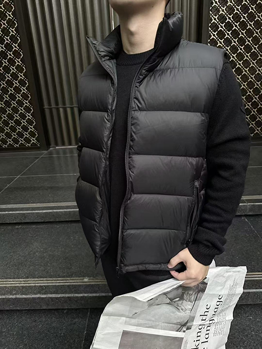 バレンシアガコピー バックロゴダウンベスト