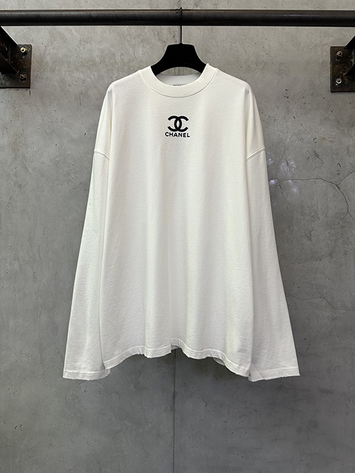 シャネルコピー クラシックなロゴがダメージされた厚のラバープリントの長袖シャツ