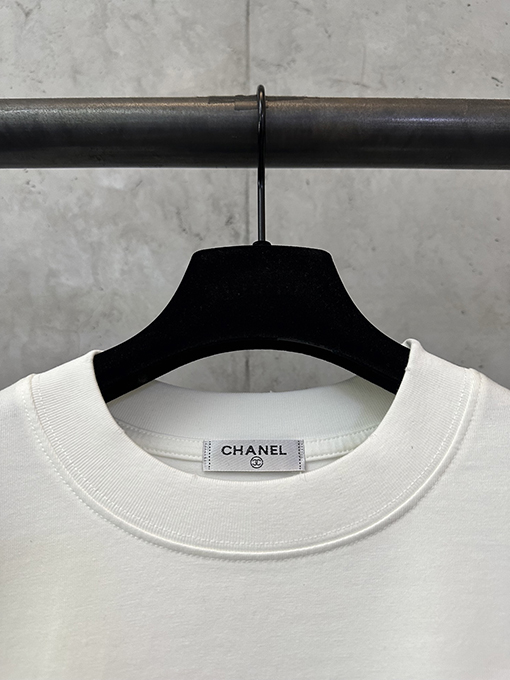 シャネルコピー クラシックなロゴがダメージされた厚のラバープリントの長袖シャツ