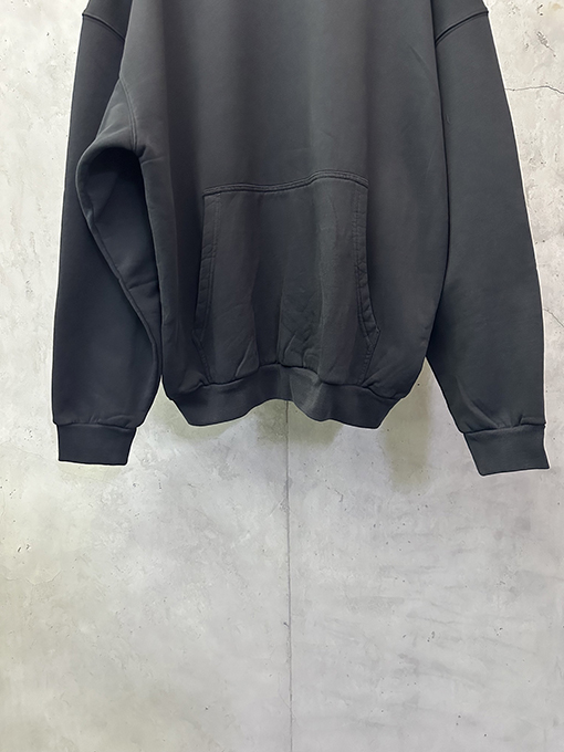 バレンシアガスーパーコピー Balenciaga 赤い刺繍ロゴパーカー