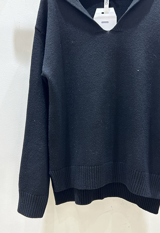 ディオールスーパーコピー 小さめのVネックセーラーカラーニットセーター