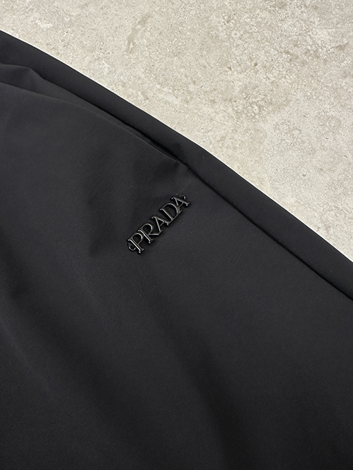 プラダ ベルト付きカジュアルパンツ